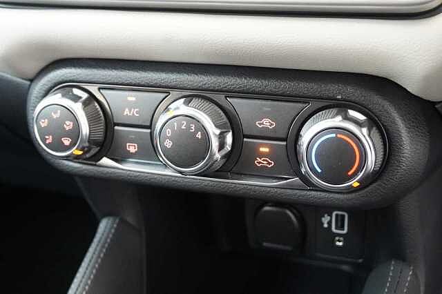 Nissan Micra 1.0 IG-T 92 Acenta with Air Con And Apple + Android Integration