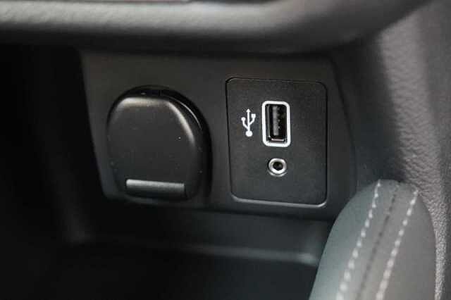 Nissan Micra 1.0 IG-T 92 Acenta with Air Con And Apple + Android Integration