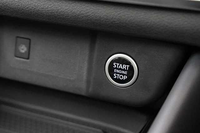 Nissan Qashqai 1.3 DIG-T MH 158 2WD Tekna+ X-Tronic Auto with Pro Pilot and BOSE Audio