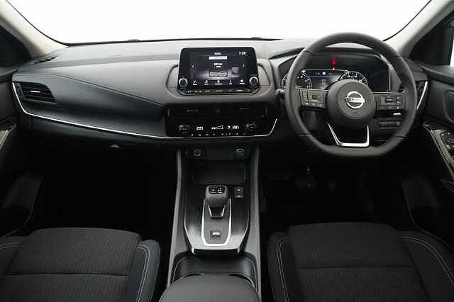 Nissan Qashqai 1.3 DIG-T MH 158 Acenta Premium X-Tronic Auto with Rear View Camera