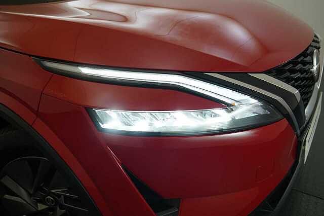 Nissan Qashqai 1.3 DIG-T MH 158 Acenta Premium X-Tronic Auto with Rear View Camera