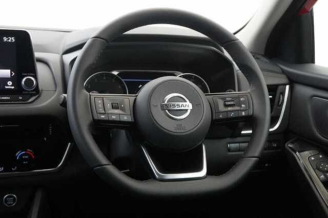 Nissan Qashqai 1.3 DIG-T MH 158 Acenta Premium X-Tronic Auto with Rear View Camera