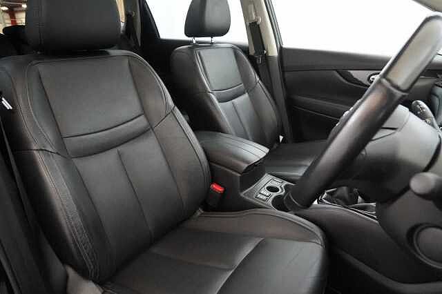 Nissan X-Trail 1.6 dCi 130 2WD Tekna with 5 Seats and BOSE Audio + Detachable Tow Bar