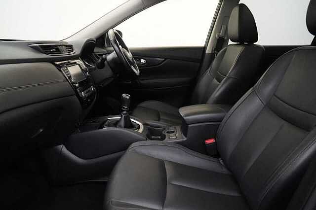 Nissan X-Trail 1.6 dCi 130 2WD Tekna with 5 Seats and BOSE Audio + Detachable Tow Bar