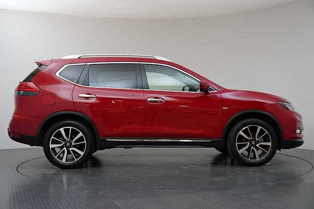 Nissan X-Trail 1.6 dCi 130 2WD Tekna with 5 Seats and BOSE Audio + Detachable Tow Bar