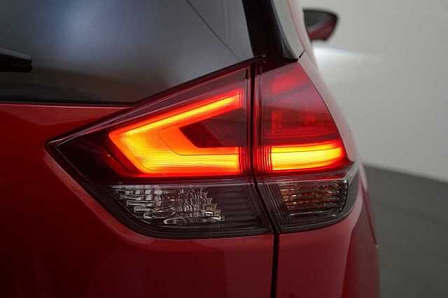 Nissan X-Trail 1.6 dCi 130 2WD Tekna with 5 Seats and BOSE Audio + Detachable Tow Bar