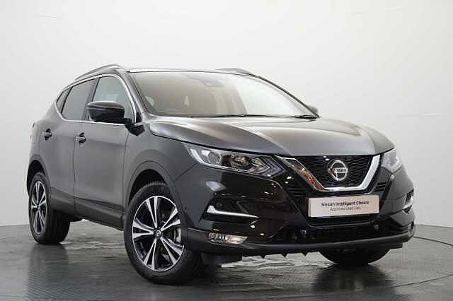 Nissan Qashqai 1.3 DIG-T 160 N-Connecta DCT Auto with Nav + 360 Cameras and Glass Roof