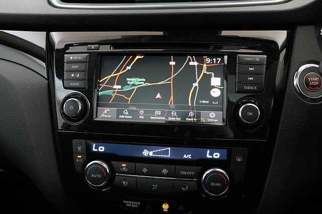 Nissan Qashqai 1.3 DIG-T 160 N-Connecta DCT Auto with Nav + 360 Cameras and Glass Roof