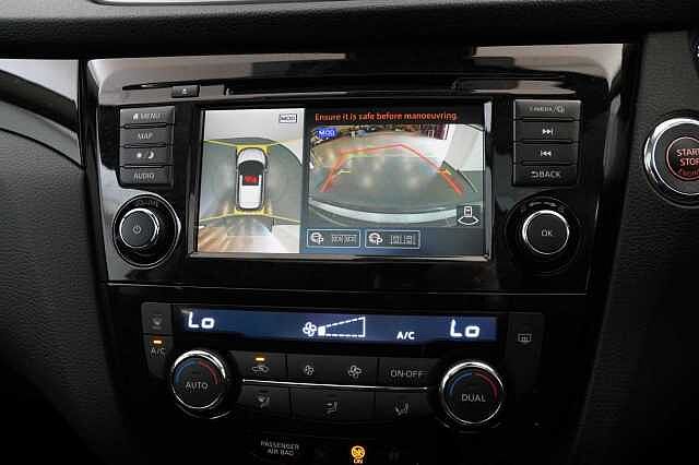 Nissan Qashqai 1.3 DIG-T 160 N-Connecta DCT Auto with Nav + 360 Cameras and Glass Roof