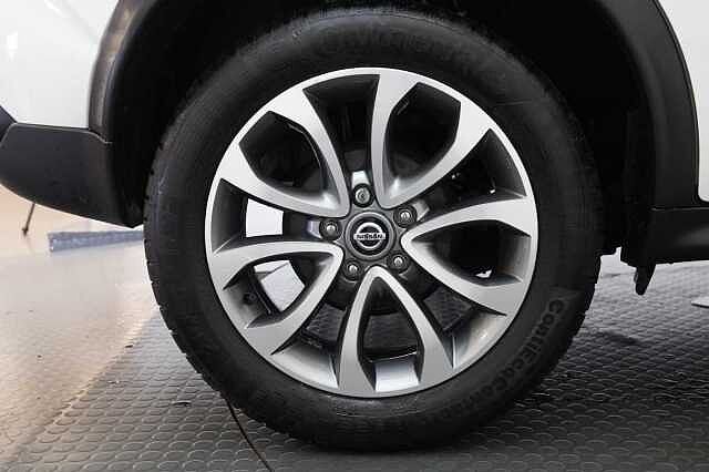 Nissan Juke 1.6 112 Tekna X-Tronic Auto with BOSE Audio + Sat Nav and 360 View Cameras