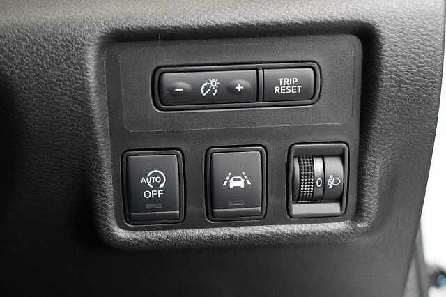 Nissan Micra 1.0 IG-T 92 Tekna X-Tronic Auto with BOSE + Sat Nav and 360 View Cameras