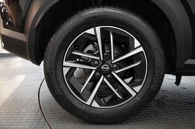 Nissan Juke 1.0 DIG-T 114 N-Connecta with Sat Nav and Rear View Camera