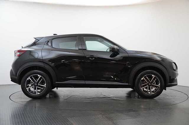 Nissan Juke 1.0 DIG-T 114 N-Connecta with Sat Nav and Rear View Camera