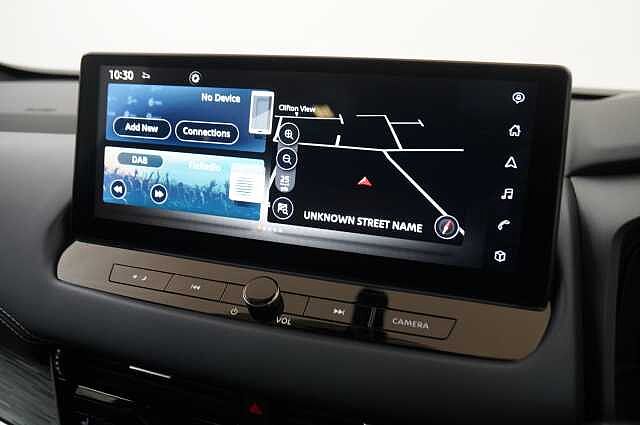 Nissan Qashqai 1.3 DIG-T MH 140 Tekna with Glass Roof and Drive Assist Technology