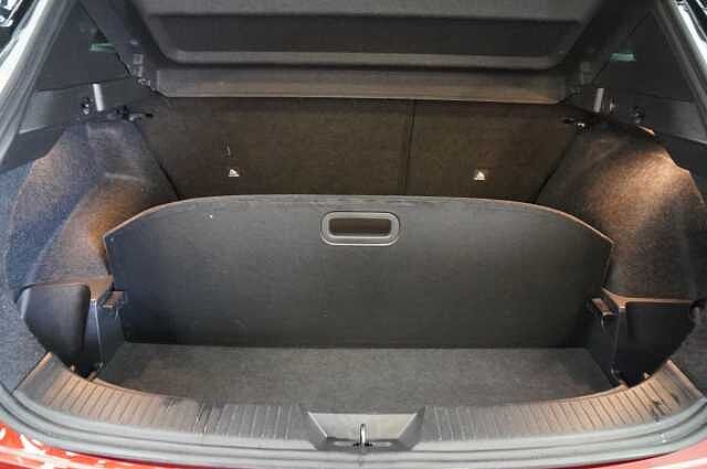 Nissan Qashqai 1.3 DIG-T MH 140 Tekna with Glass Roof and Drive Assist Technology