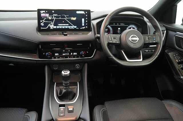 Nissan Qashqai 1.3 DIG-T MH 140 Tekna with Glass Roof and Drive Assist Technology