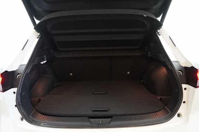 Nissan Qashqai 1.3 DIG-T MH 140 Tekna with Drive Assist Technology and Glass Roof