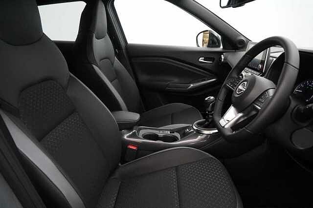 Nissan Juke 1.0 DIG-T 114 N-Connecta with Sat Nav and Rear View Camera