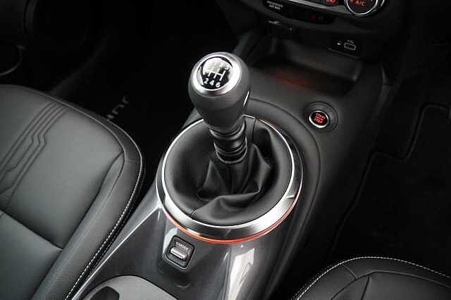 Nissan Juke 1.0 DIG-T 114 N-Connecta with Sat Nav and Rear View Camera
