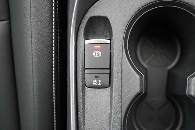 Nissan Juke 1.0 DIG-T 114 N-Connecta with Sat Nav and Rear View Camera