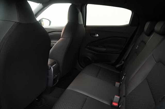 Nissan Juke 1.0 DIG-T 114 N-Connecta with Sat Nav and Rear View Camera