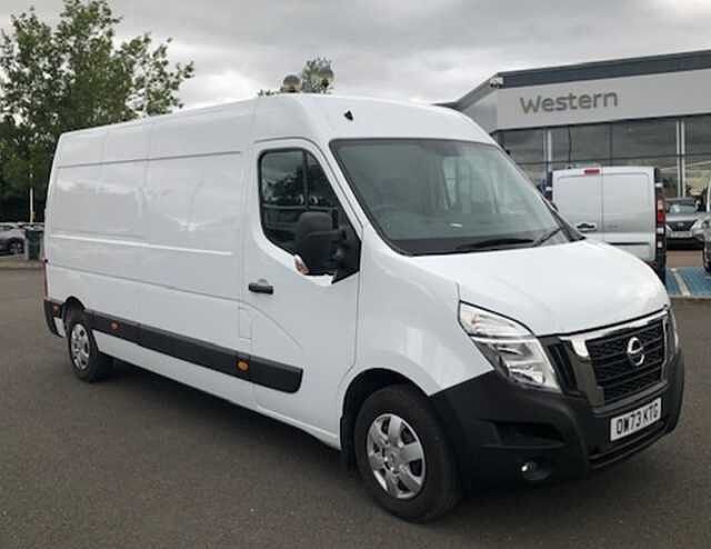 Nissan Interstar 2.3 dCi 135 Tekna L3 H2 3.5T Van with Sat Nav and Air Con
