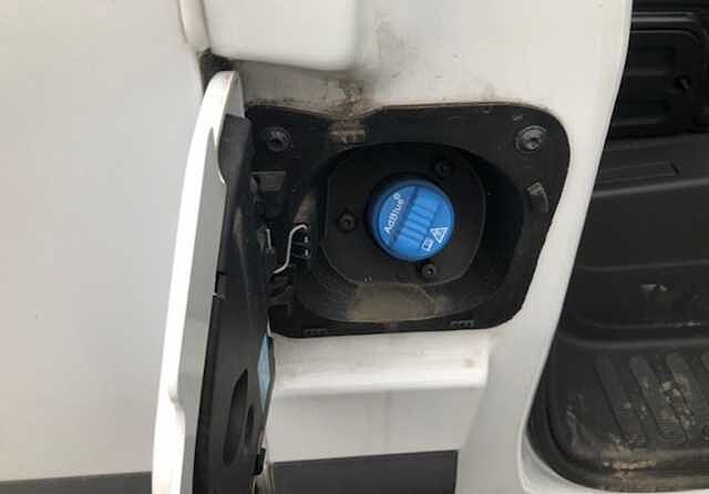 Nissan Interstar 2.3 dCi 135 Tekna L3 H2 3.5T Van with Sat Nav and Air Con