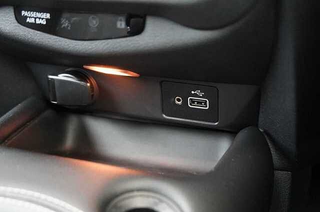 Nissan Juke 1.6 143 HEV Hybrid Premiere Edition Auto with Sat Nav and Rear View Camera