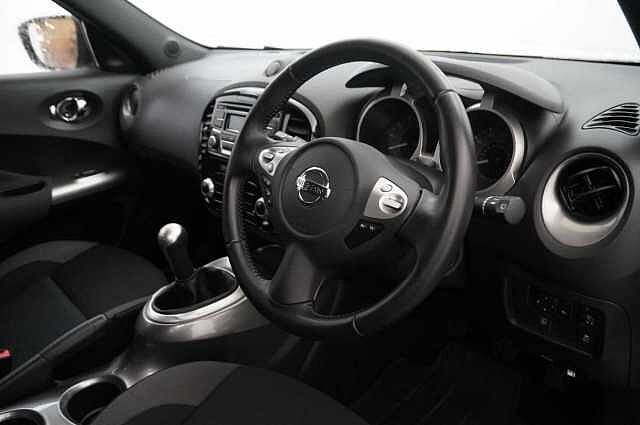 Nissan Juke 1.6 112 Acenta with Auto Air Con and Rear Parking Sensors