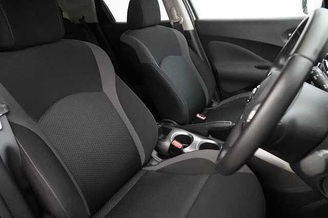 Nissan Juke 1.6 112 Acenta with Auto Air Con and Rear Parking Sensors