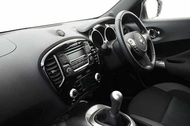 Nissan Juke 1.6 112 Acenta with Auto Air Con and Rear Parking Sensors