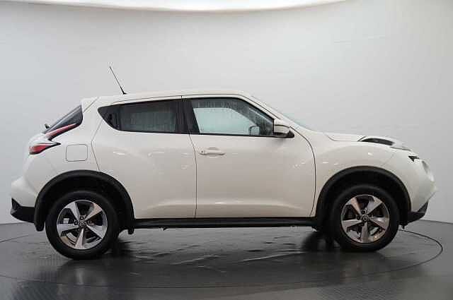 Nissan Juke 1.6 112 Acenta with Auto Air Con and Rear Parking Sensors