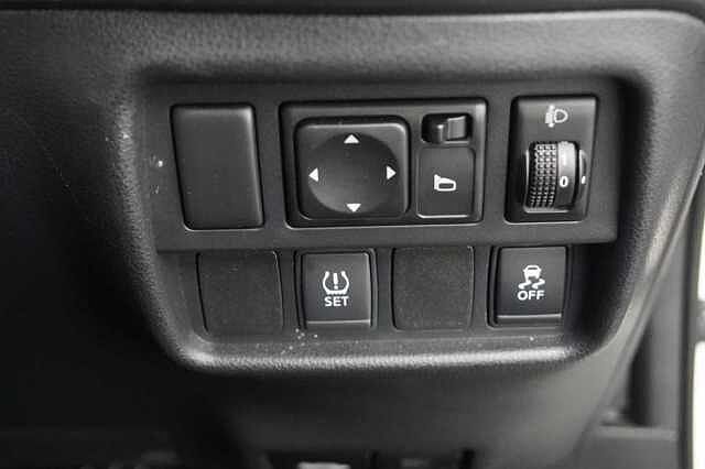 Nissan Juke 1.6 112 Acenta with Auto Air Con and Rear Parking Sensors