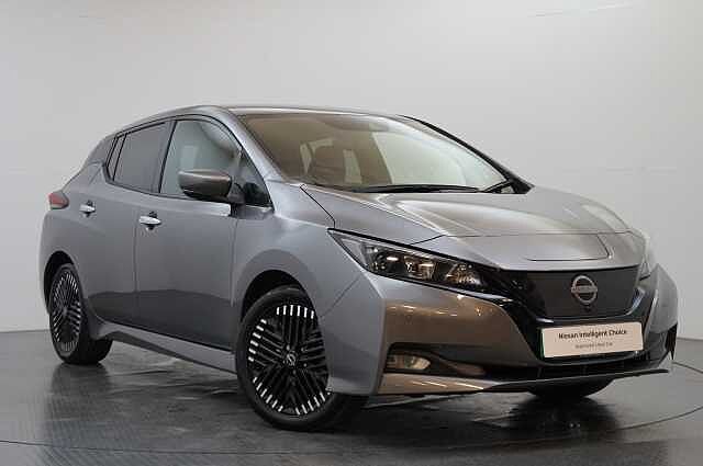 Nissan LEAF 39KW N-Connecta Auto with Sat Nav and 360 View Cameras